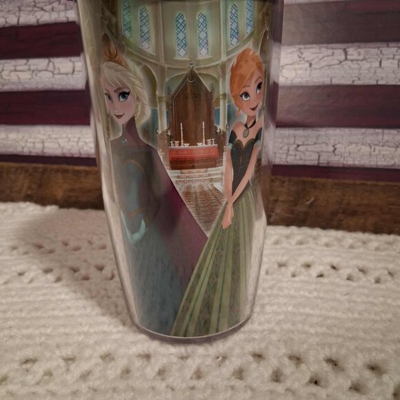 FROZEN: ANNA & ELSA TERVIS 6" PLASTIC - Picture 2 of 6